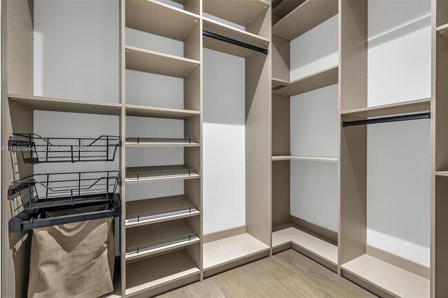Building Photo - 16699 Botaniko Dr N