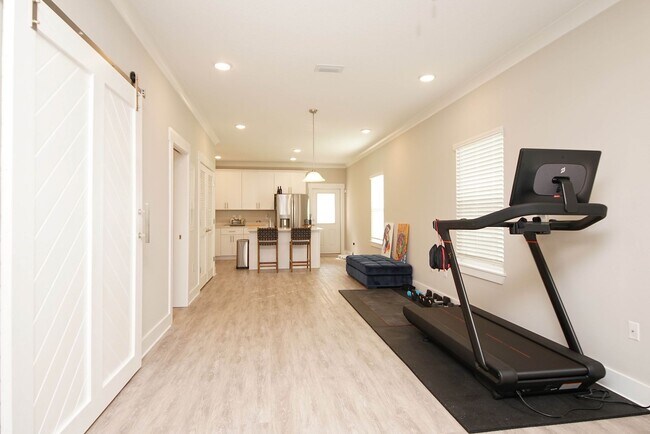 Building Photo - Great Location in Freeport