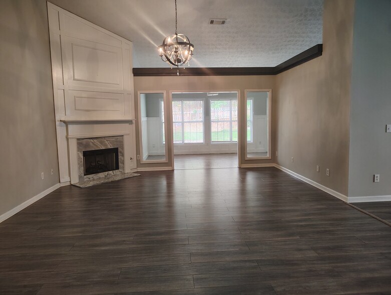 Family room - 5679 Post Mill Ct