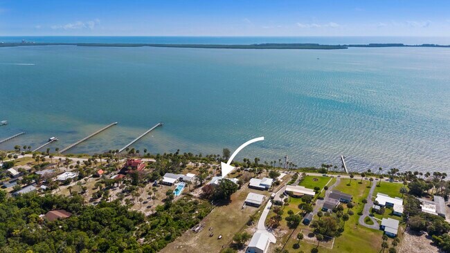 Building Photo - 4003 S Indian River Dr