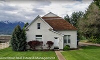 Building Photo - Charming 3 Bed 1 Bath Ranch Home in Rural ...