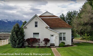 Building Photo - Charming 3 Bed 1 Bath Ranch Home in Rural ...