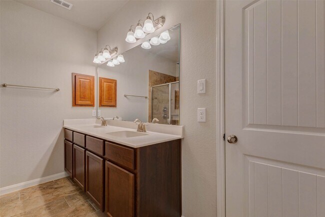 Building Photo - 3811 Springcrest Ln