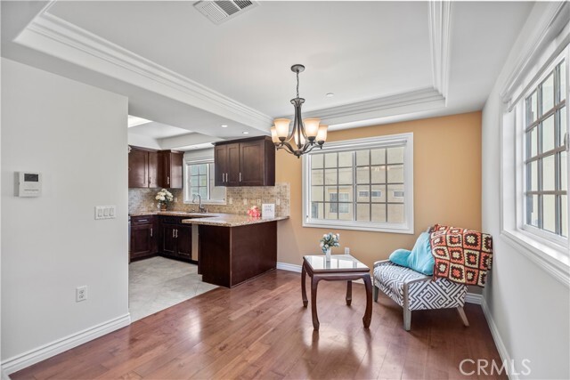 Building Photo - 1128 Huntington Dr