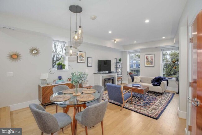 Building Photo - 2914 11th St NW