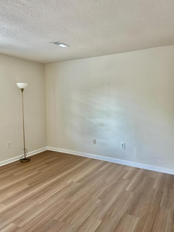 Building Photo - 415 Parkdale Dr