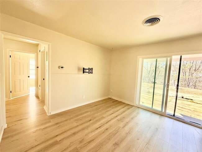 Building Photo - 5330 Wellington Dr