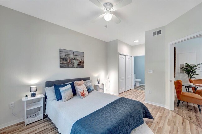 Building Photo - 4110 Central Sarasota Pkwy