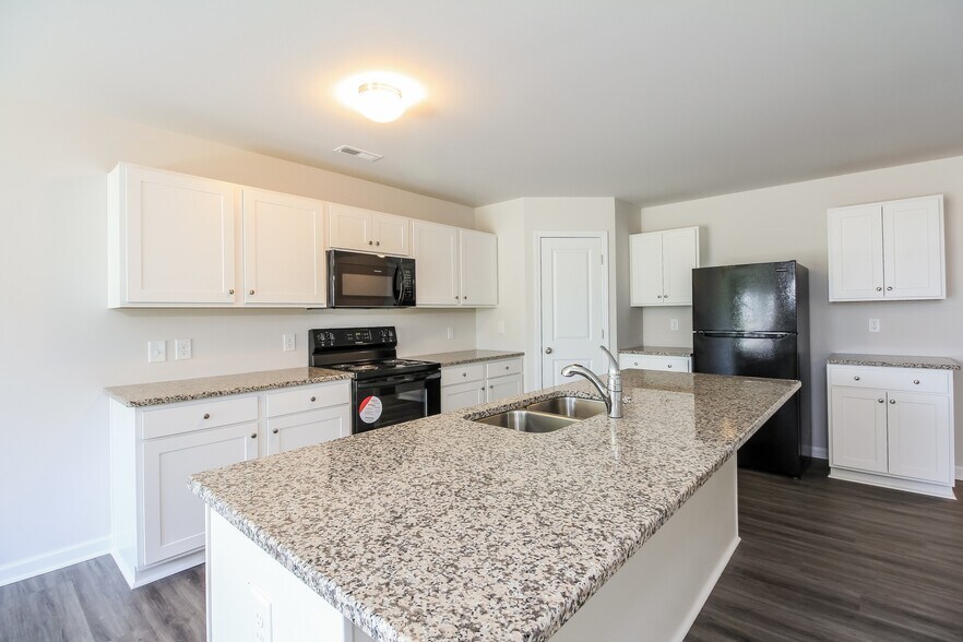 Building Photo - 2918 Ember Brooke Ct