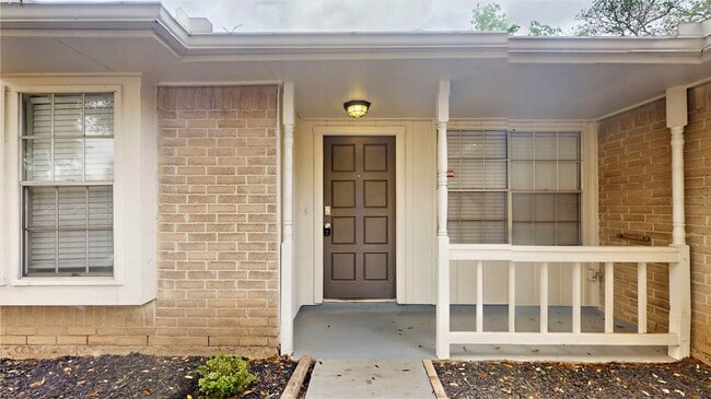 Building Photo - 2331 Barrington Pl Dr