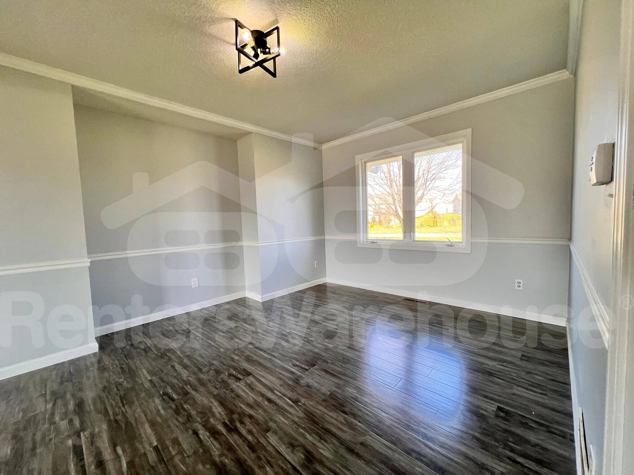 Building Photo - 1709 NE Sherman Ct