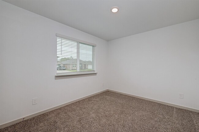 Building Photo - 1203 Hyde Lk Ln