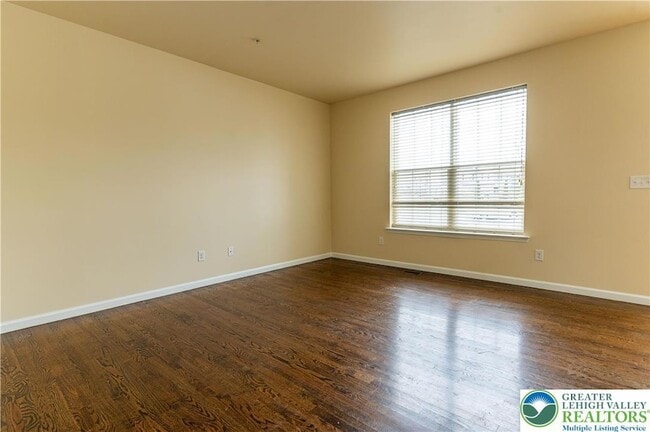 Building Photo - 241 Snapdragon Way