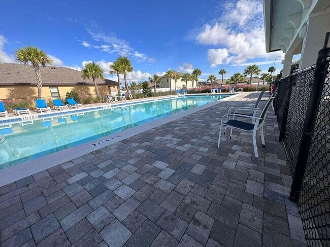 Building Photo - 1726 Party Pl