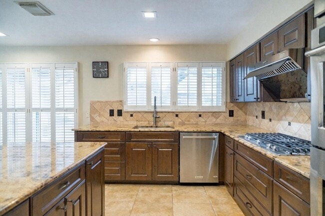 Building Photo - 18310 Spellbrook Dr