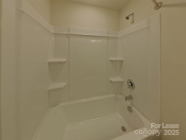 Building Photo - 112 Halesworth Rd