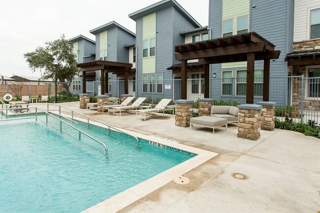 Building Photo - 11641 Leopard St