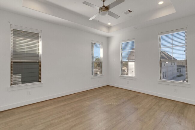 Building Photo - 1526 Chestnut St