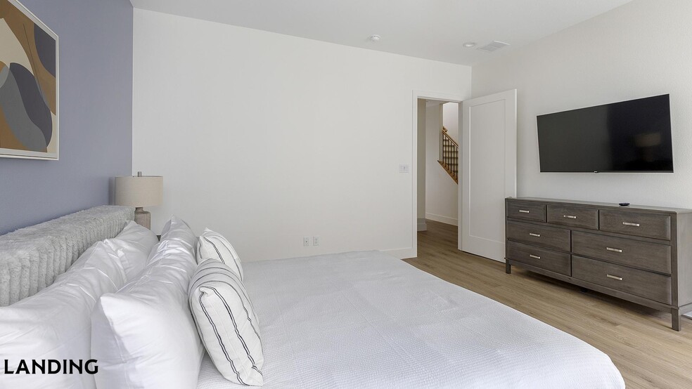 Building Photo - 2206 Arroyo Ave