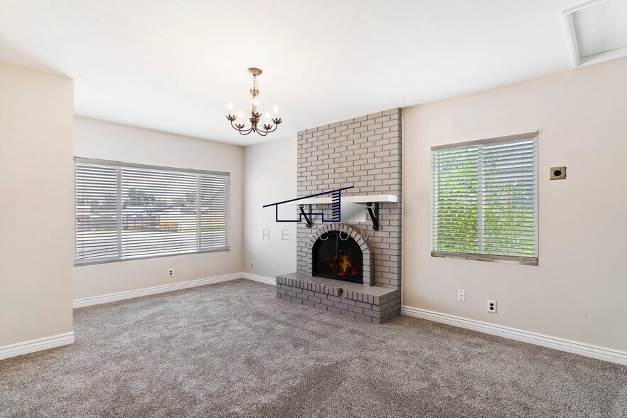 Building Photo - 167 E 4700 S