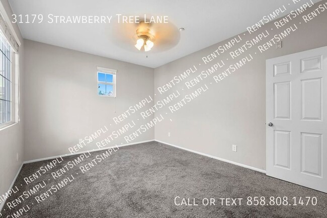 Building Photo - Stunning 3 BR 2.5 BA Townhome for Lease