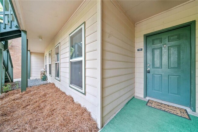 Building Photo - 705 Beaufort Cir