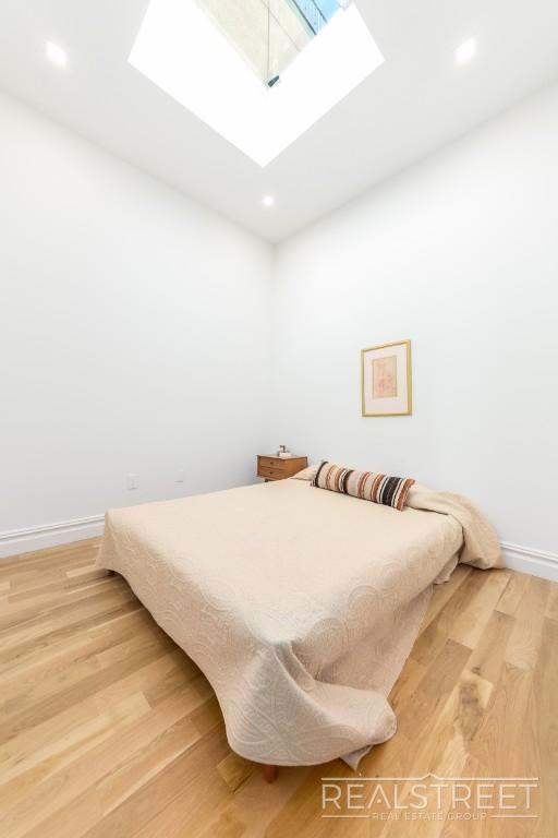 Building Photo - Stunning Brand New Townhouse for Rent in Bushwick!