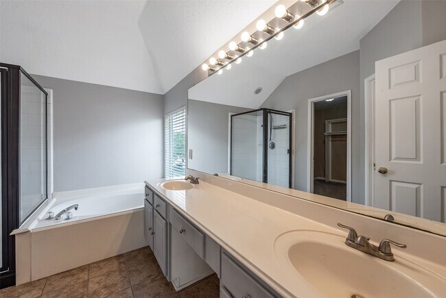 Building Photo - 3306 Autumn Forest Dr