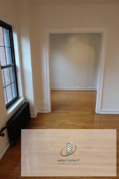 Building Photo - 426 W Briar Pl