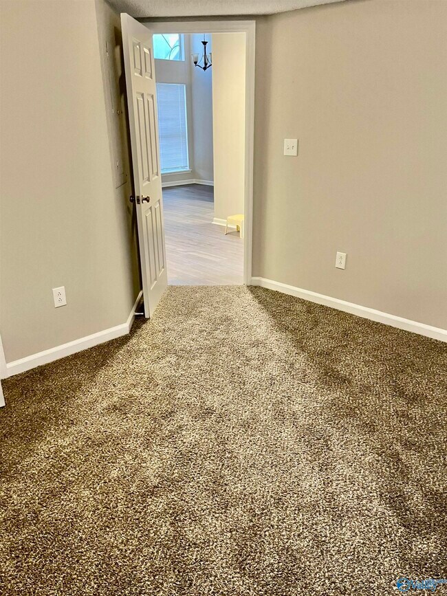 Building Photo - 127 Stone Meadow Ln