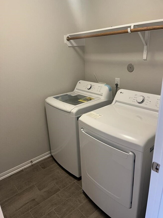 Building Photo - 8310 Cape Martin Ln