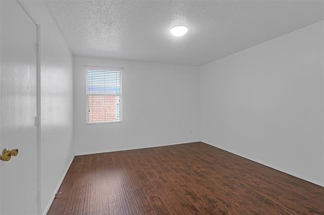 Building Photo - 4001 Country Ln