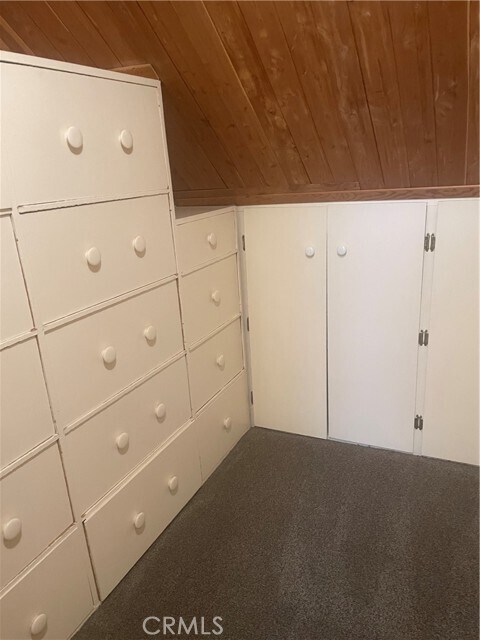 Building Photo - 8 Rocky Glen