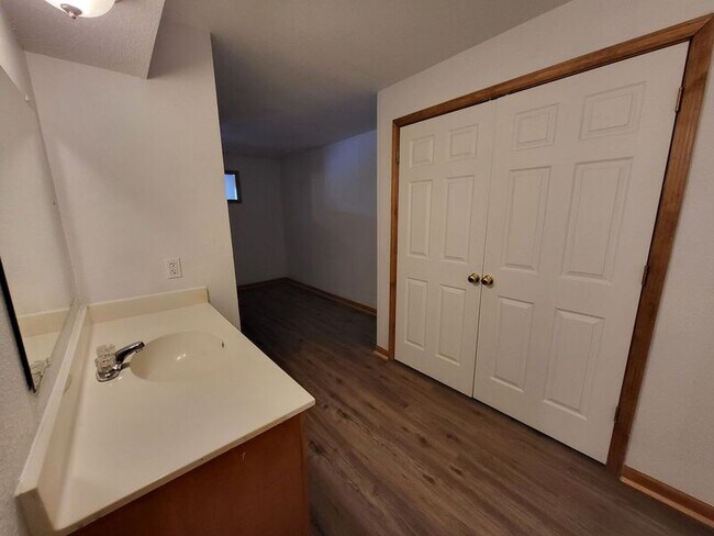 Building Photo - 1405 Neil Ln