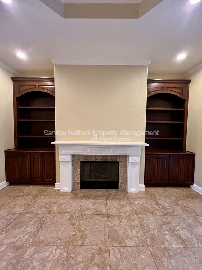 Building Photo - 2926 Greystone Dr