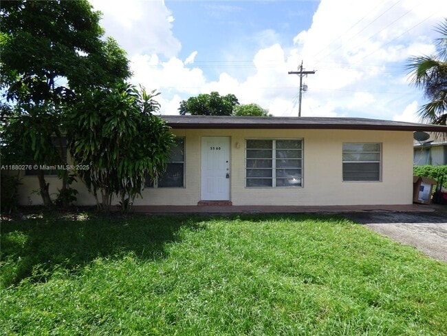 Primary Photo - 3560 NW 8th St
