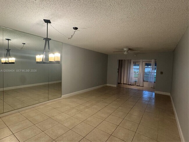 Building Photo - 1140 NW 85th Ave