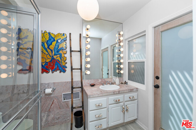 Building Photo - 27060 Malibu Cove Colony Dr