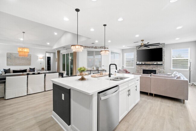 Building Photo - 8411 Coral Reef Wy