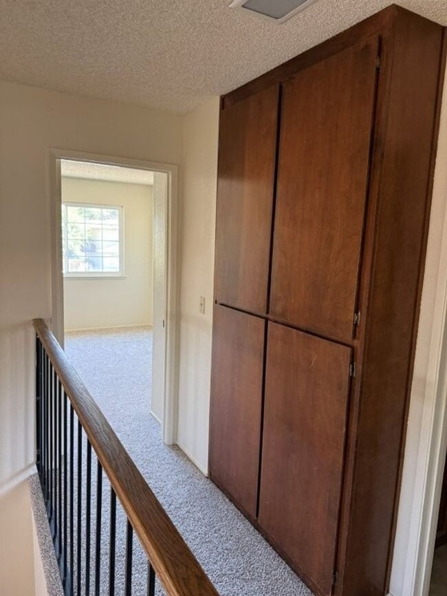 Building Photo - Updated 4 Bedroom 2.5 Bath Vacaville *Star...