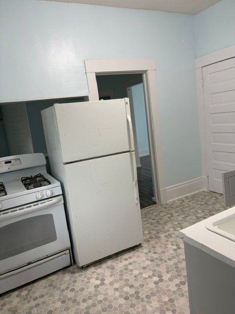Building Photo - 400 Van Buren Ave