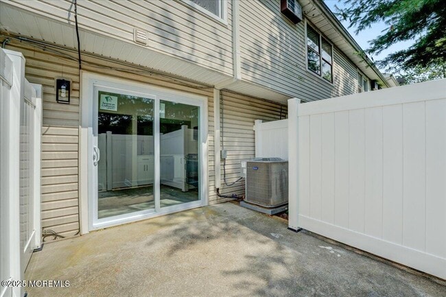 Building Photo - 82 Sawmill Rd