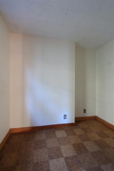 Building Photo - 92 Rogers Ave