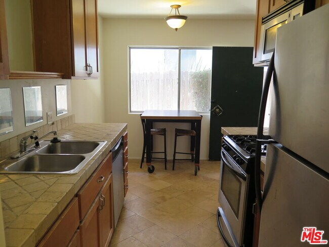 Building Photo - 1432 Stanford St