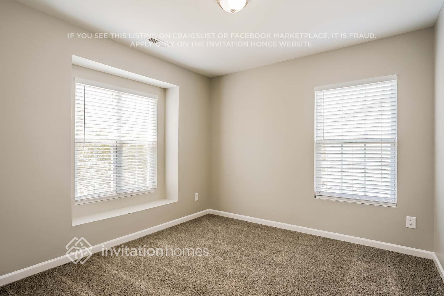 Building Photo - 325 Palmdale Ct
