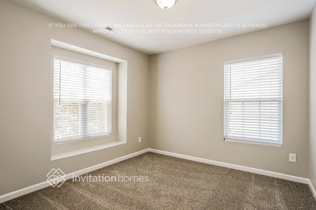 Building Photo - 325 Palmdale Ct