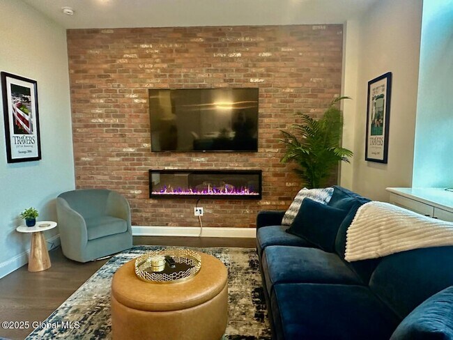 Building Photo - 77 Van Dam St