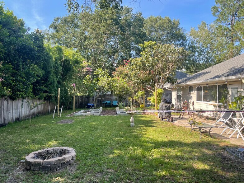 Building Photo - 6746 NW 37th Ter