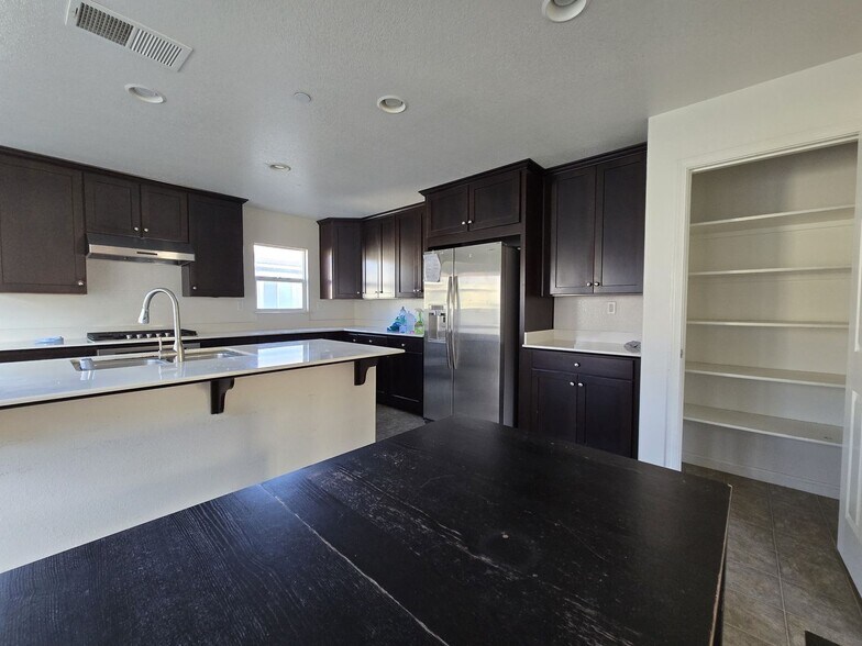 Building Photo - 336 Toscana Way