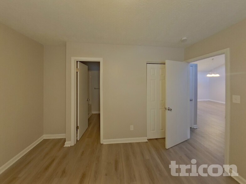 Building Photo - 3224 Creekwood Dr